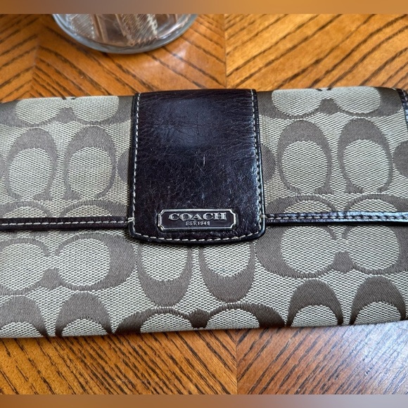 HAMPTON BY COACH BROWN SIGNATURE MONOGRAM TRIPLE WALLET AND LEATHER-TRIMMED - Picture 1 of 7